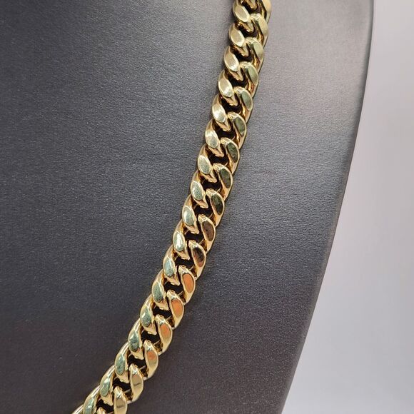 10k Yellow Gold Hollow Cuban Chain Necklace 18" - Picture 2 of 9